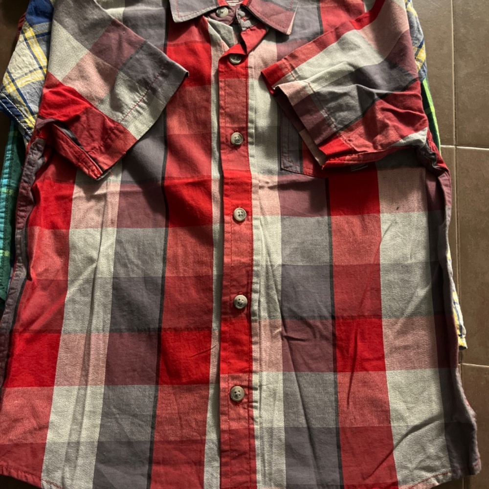 Collared Shirts - Picture 3 of 9